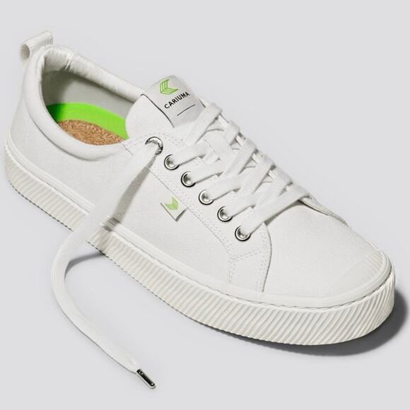 Cariuma Oca Low Sneaker in White - Picture 1 of 9